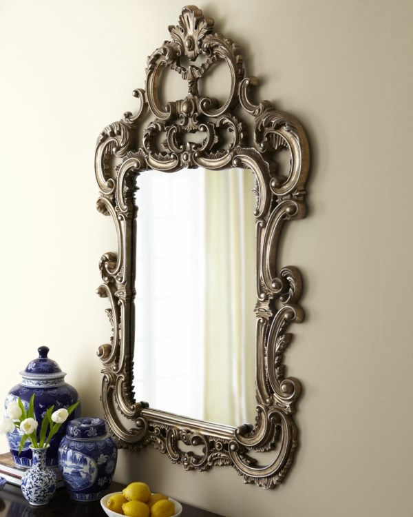 miroir-baroque-encadrement-ornementé