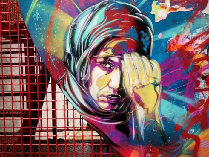 Graffiti-technique-pochoir-street-art-C215-portrait-femme