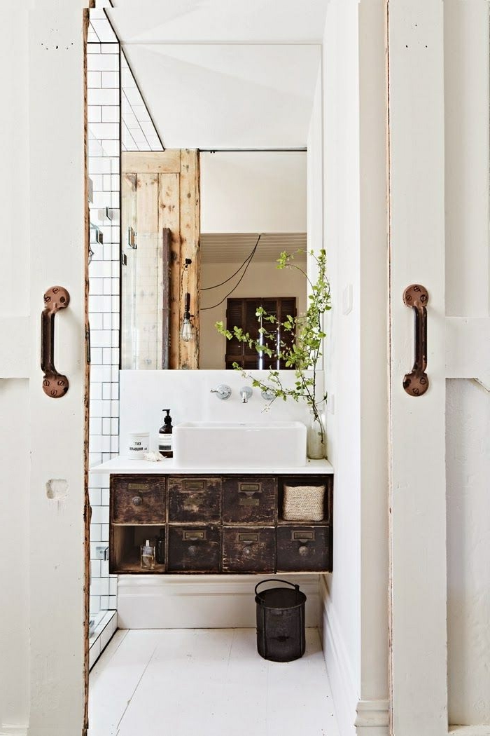 le-meuble-sous-lavabo-salle-de-bain-vintage