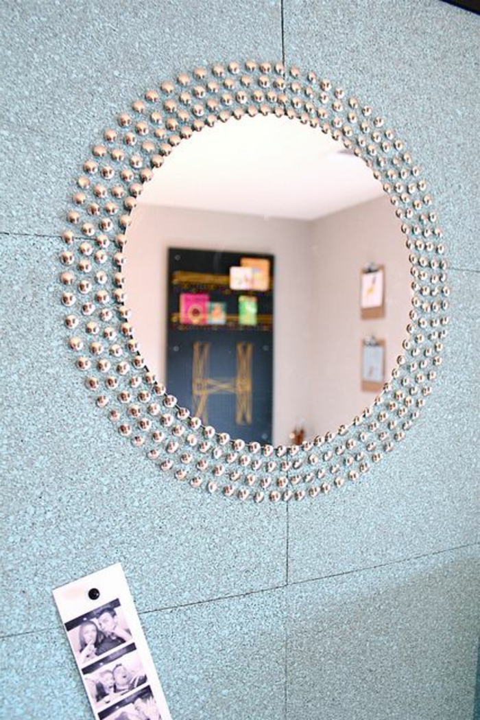 1-miroir-décoratif-miroir-rond-ikea-meubles-ikea-pas-cher-mur-de-carrelage-bleur