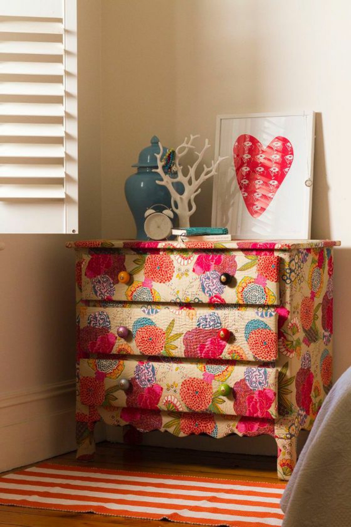 1 relooker un meuble en bois avec fleurs comment decorer les meubles color%C3%A9s