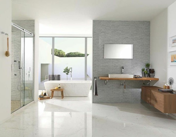 salle-de-bain-avec-carrelage-polis-beige-dans-la-salle-d-eau-moderne-meubles-dans-la-salle-de-bain