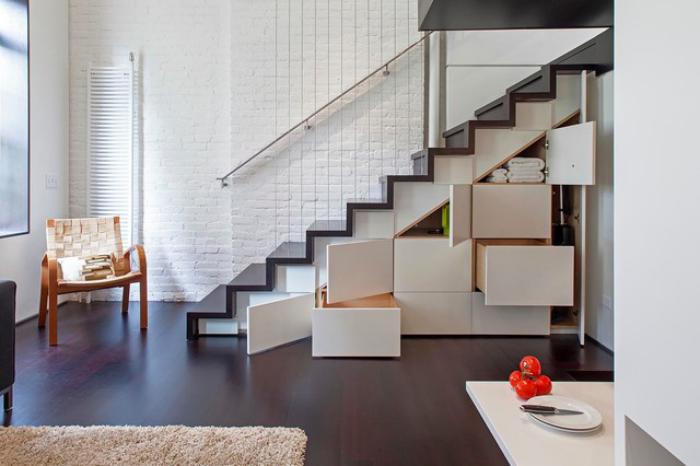 escalier-suspendu-escalier-loft-mur-briques-peintes-blanches