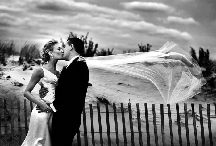 photo-de-mariage-originale-amour-photographie-noir-et-blanc