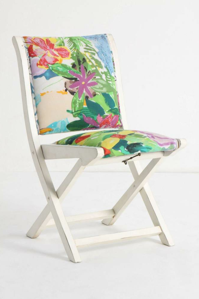 votre-table-pliante-pas-cher-chaises-bistrot-confortable-fleurie