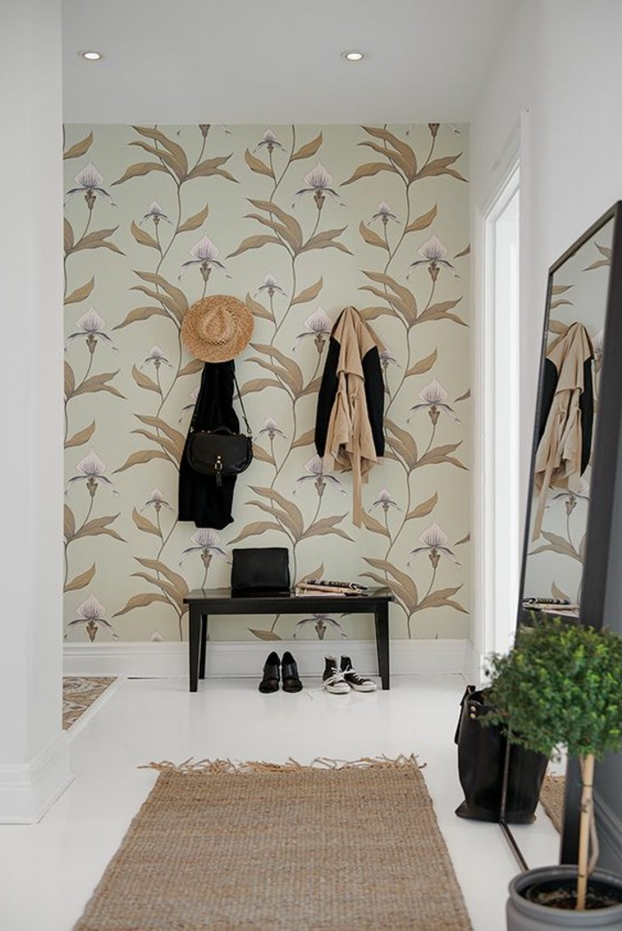 0-jolie-idee-tapisserie-couloir-papier-peint-chantemur-beige-avec-ornements
