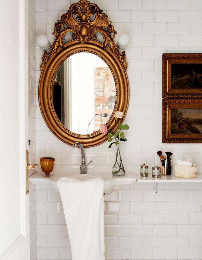 miroir-doré-miroir-oval-design-ancien-de-salle-de-bain