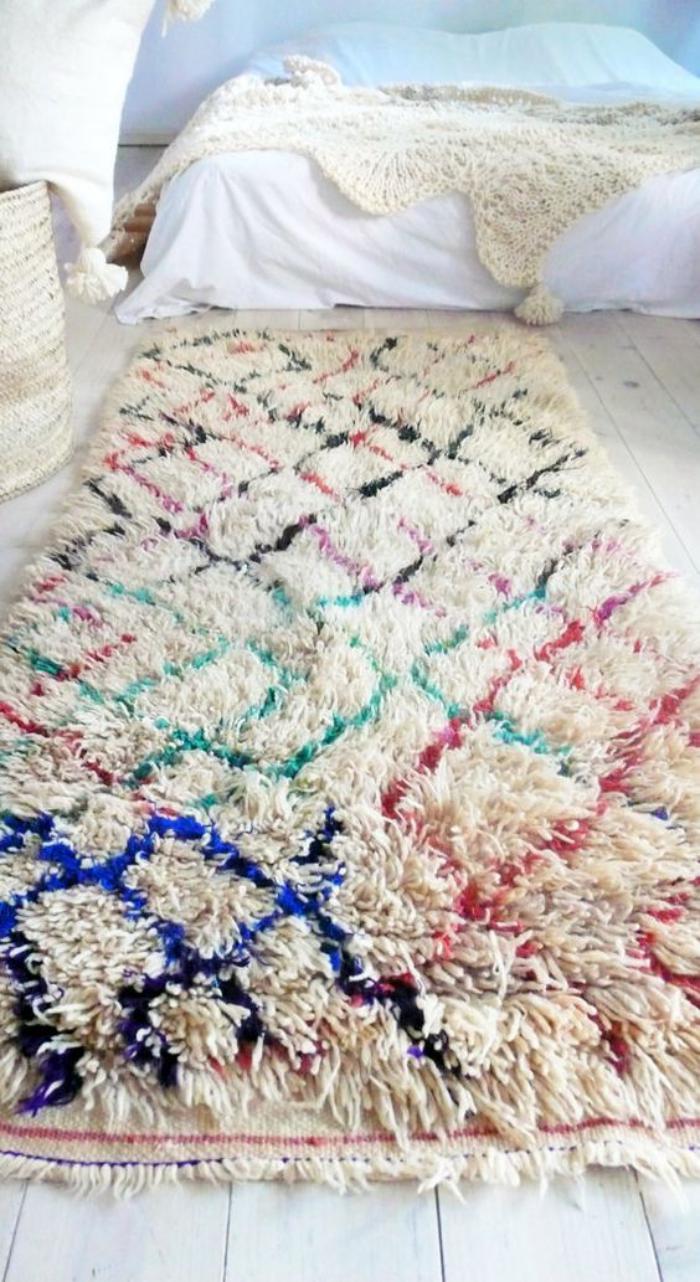 tapis-marocain-longues-mèches-et-diamants-en-couleurs