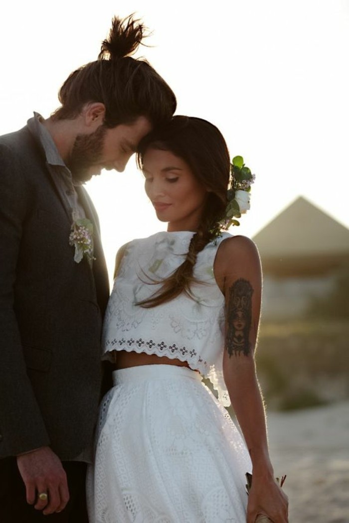 1 robe de mariage civil avec top et jupe en blanc nos idees pour votre robe ceremonie