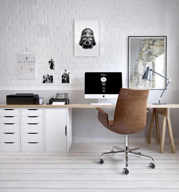 bureau-design-avec-fauteuil-de-bureau-design-et-mur-en-briques