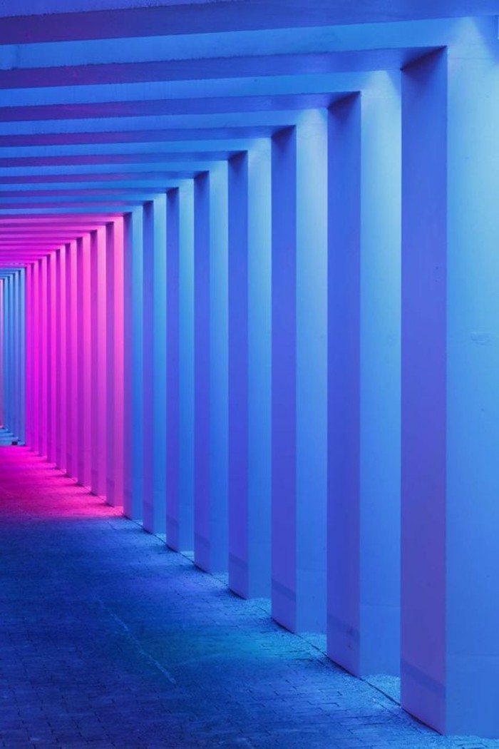 26-Papeir peint pour couloir en bleu et en rose