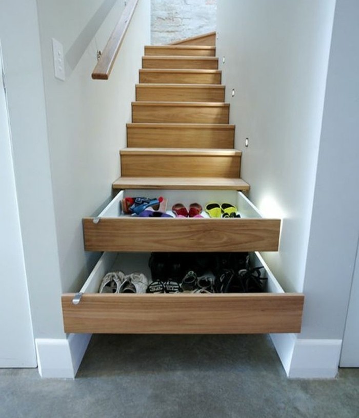 escalier-moderne-escalier-en-bois-avec-des-rangements-sous-les-marches