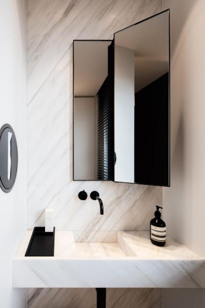miroir-design-original-miroir-rectangulaire-de-salle-de-bain
