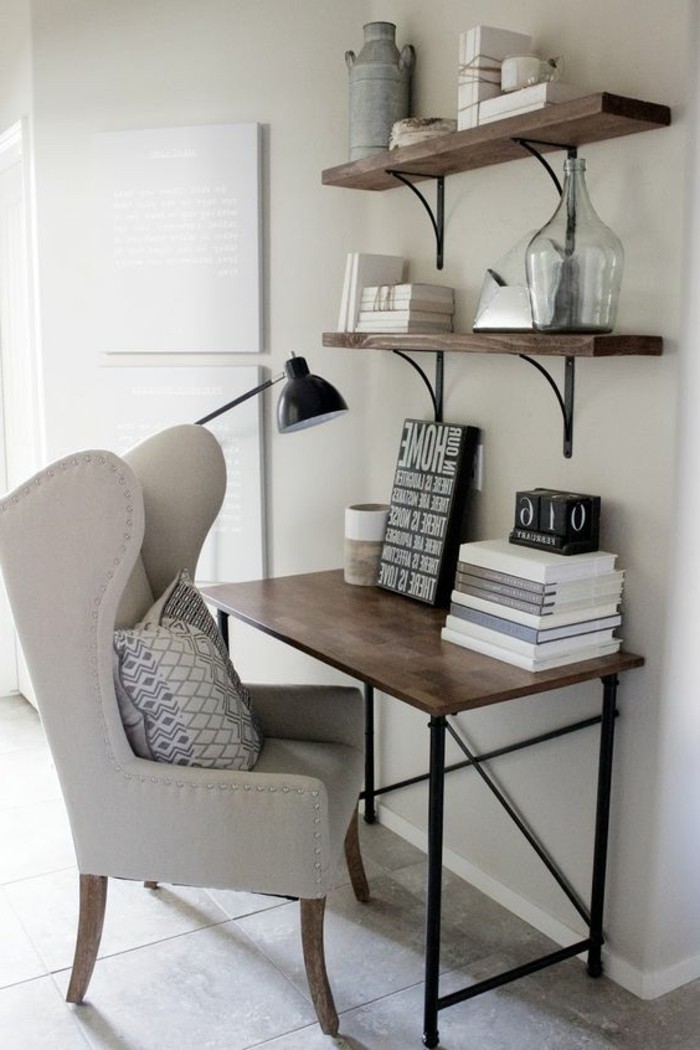bureau-style-industriel-chaise-grise-étagère-bois-et-métal