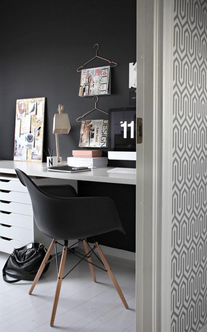 bureau-style-scandinave-petit-office-en-noir-et-blanc