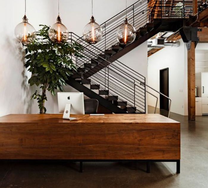 meuble-bureau-design-et-escalier-industriel
