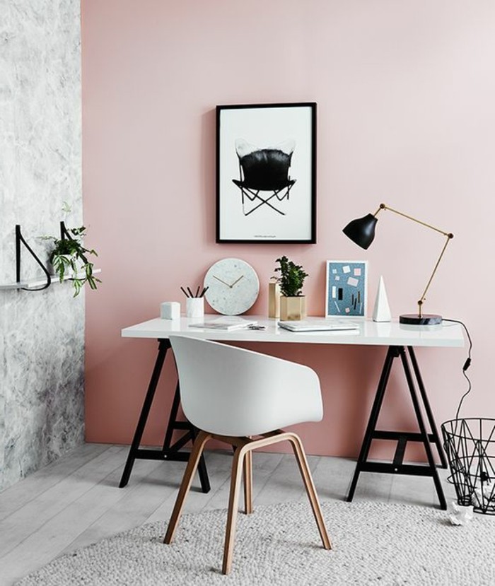 mobilier-de-bureau-contemporain-mur-rose-chaise-blanche