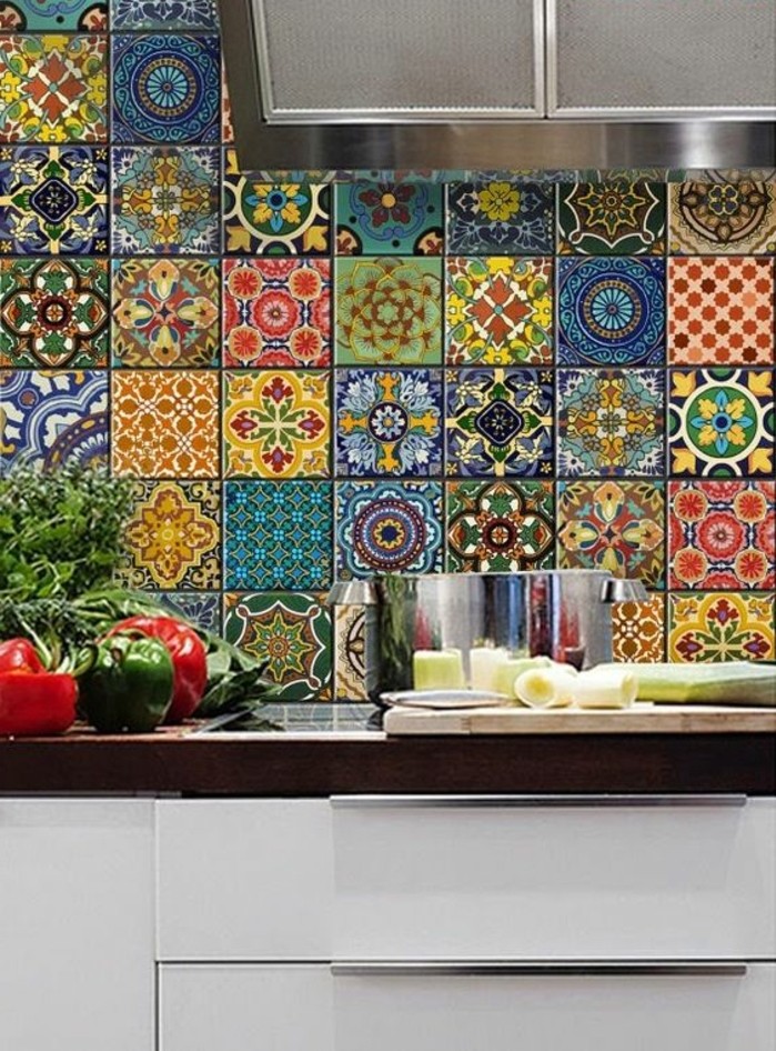 carrelage-patchwork-dosseret-cuisine-artistique-carreaux-multicolores
