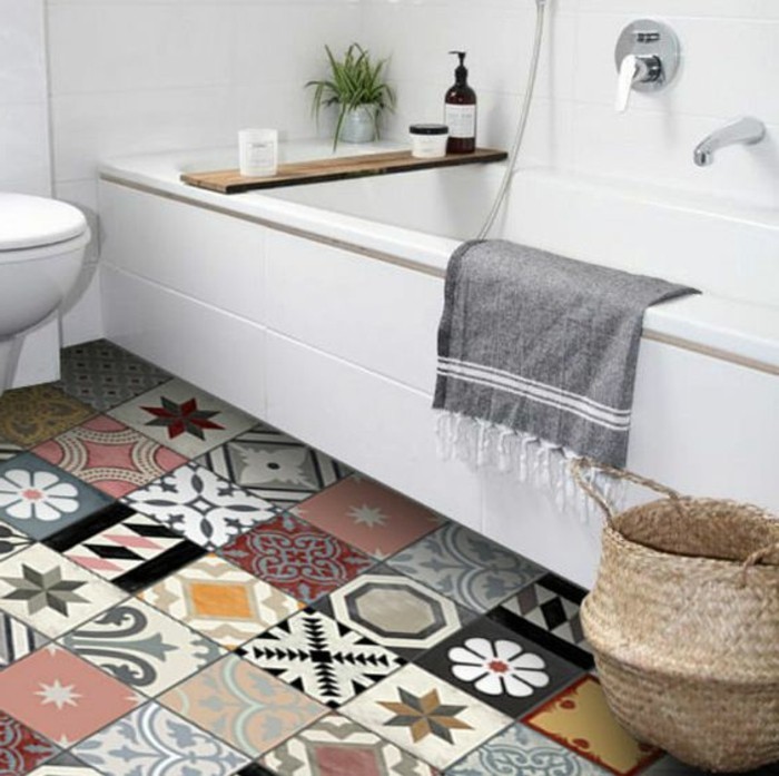 carrelage-patchwork-jolis-carreaux-style-ancien-salle-de-bain-moderne