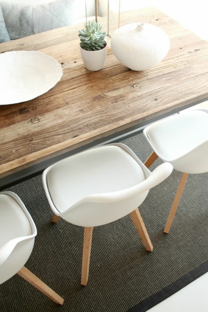 chaise-de-cuisine-moderne-chaises-style-scandinave-table-en-bois