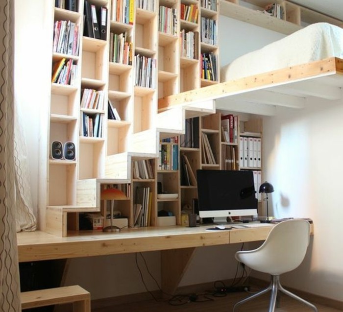 etagere-bibliotheque-fantastique-design-brut-un-bureau-sous-lescalier
