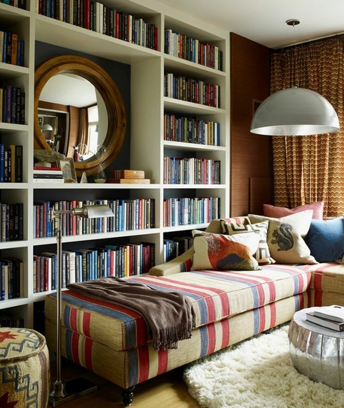 etagere-bibliotheque-tapis-moelleux-sofa-en-angle-tapis-blanc