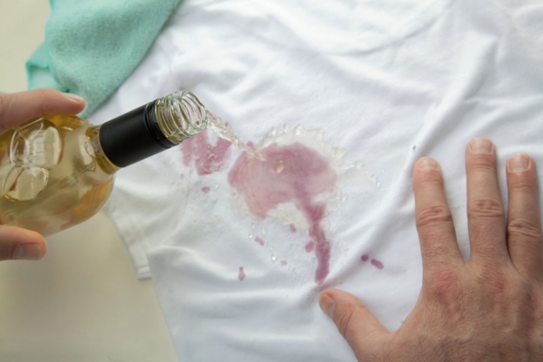 Astuces Tester Pour Enlever Une Tache De Vin Rouge