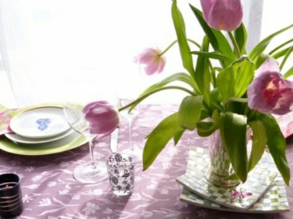 decorer-table-décorée-tulipes