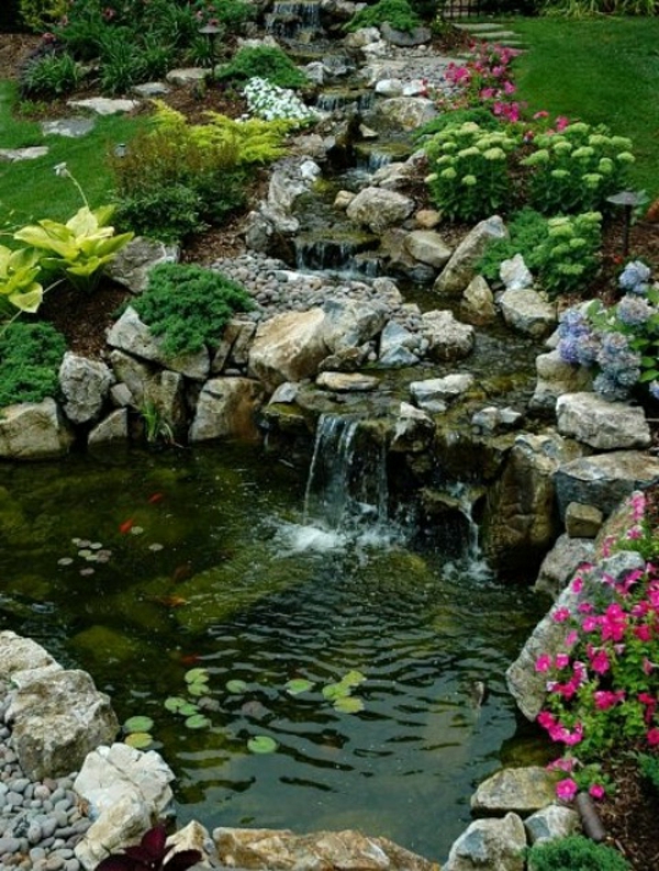 jardin-avec-fontaine-cascade-
