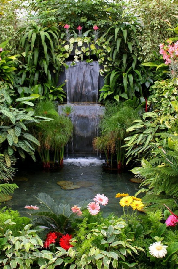 jolie-cascade-jardin-verdure-