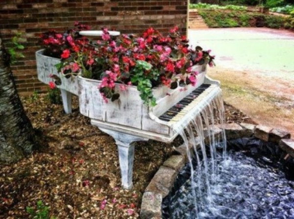 piano-fontaine-de-gardin-jardiland-idée-originales