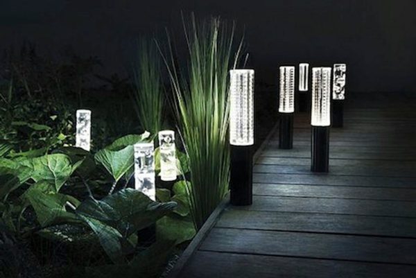 lampe-de-jardins-solaire