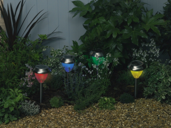 lampes-solaires-jardin-coloré