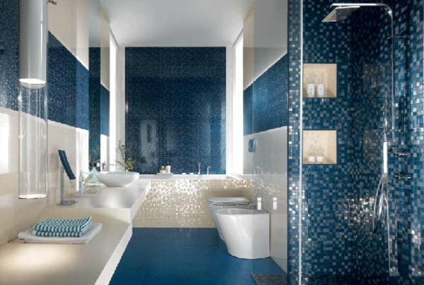 carrelage-mural-pour-la-salle-de-bain-bleu-et-blanc