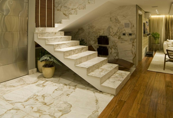 Le-marbre-et-le-design-contemporain-une-maison-avec-son-escalier-en-marbre