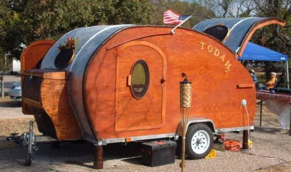 camping-car-insolite-bois