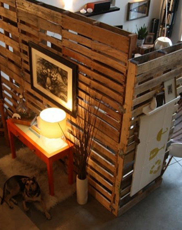 cloisons-en-bois-très-originelle-pour-diviser-de-petites-espaces
