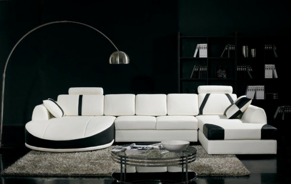 decoration-noir-et-blanc-contemporain-table-basse-canapes-lampe
