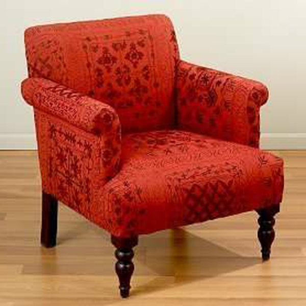 fauteuil-design-rouge-revetement-tissu-en-broderie
