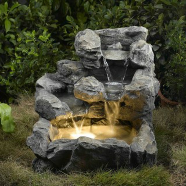 fontaine-de-jardin-design-pierre-avec-lumieres