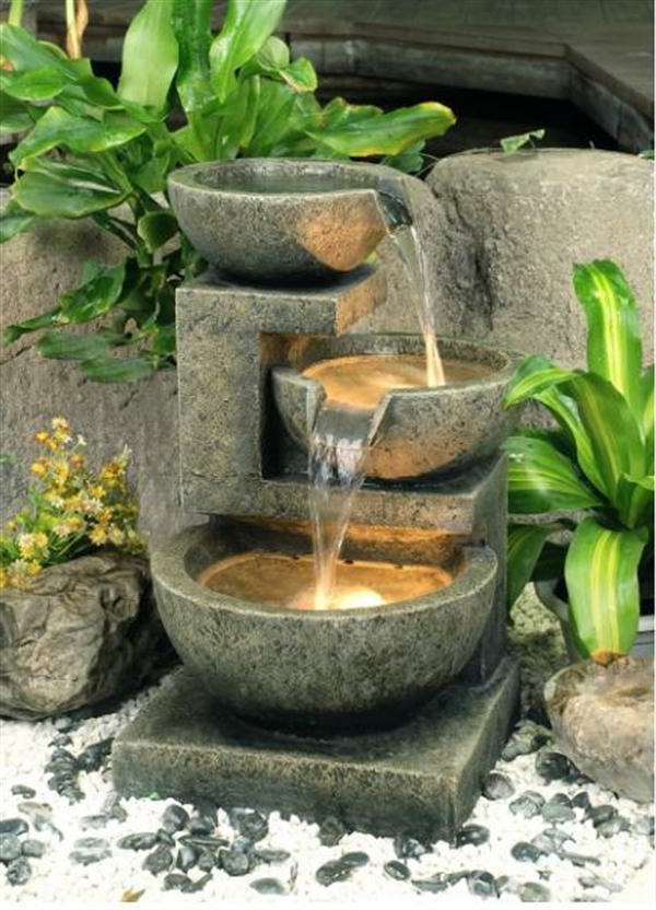 fontaine-de-jardin-design-trois-coupes-en-pierre