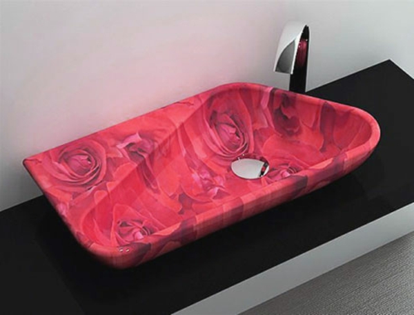 lavabo-a-forme-inhabituelle-et-design-en-fleurs