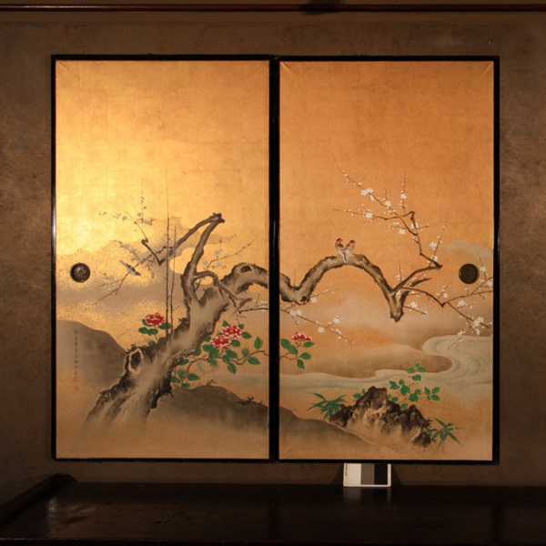 portes-coulissantes-japonaises-un-ventail-décoré-de-peinture-d'arbre