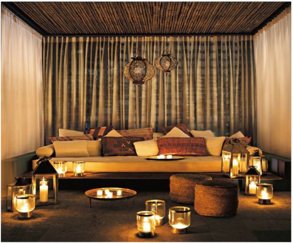 decoration-salon-marocain-avec-lumieres-de bougies