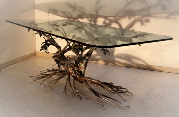 table-basse-en-fer-et-verre-de-décoration-intéressante