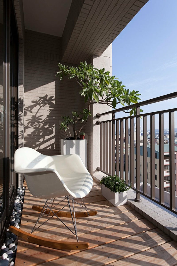 Aménager son balcon comme un coin de repos avec jardin - Archzine.fr