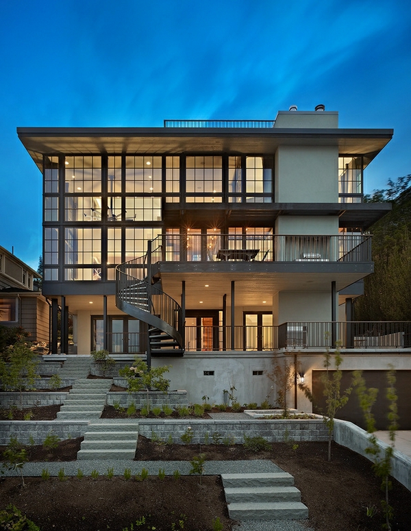 architecture-de-la-maison-avec-escalier-spirale-extérieur