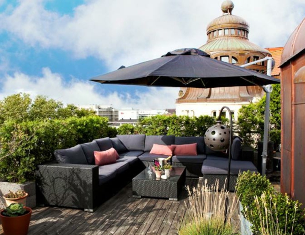 décoration-toit-terrasse-avec-parasol