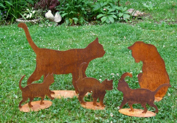 famille-de-chats-rouille-decoration-jardin