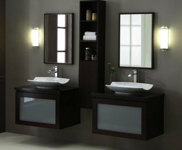 meuble-salle-de-bain-à-double-vasque-deux-petits-cabinets-avec-des-éviers
